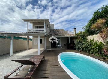 Casa · 215m² · 4 Quartos · 2 Vagas · Casa à venda na praia do Campeche - 4 dormitórios com suíte e piscina