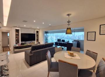 Apartamento · 127m² · 3 Quartos · 2 Vagas · Apartamento na Aclimação no Edifício Gioia com 3 suítes e e vagas de garagem.