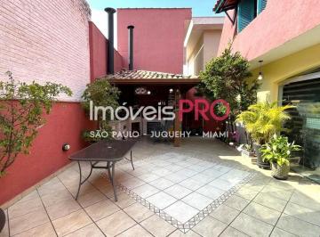 Casa · 320m² · 4 Quartos · 3 Vagas · Linda casa em rua fechada com 4 suítes !