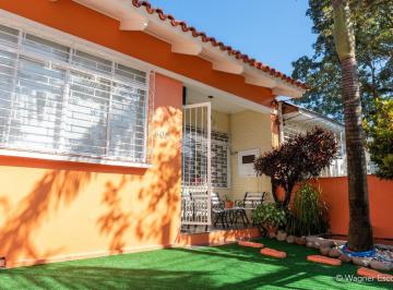 Casa · 152m² · 3 Quartos · 4 Vagas · Casa 3 quartos no Bairro Teresópolis, em Porto Alegre.