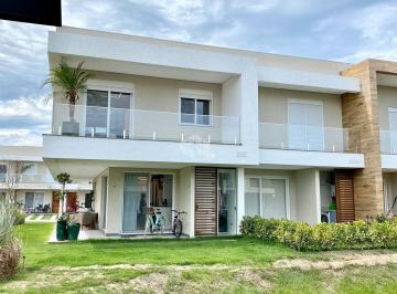 Casa · 166m² · 4 Quartos · 2 Vagas · Casa de condomínio com 4 dormitórios/quartos sendo 2 suítes com sacada e totalmente mobiliada em Cap