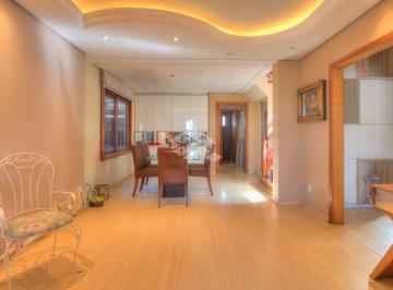 Casa · 324m² · 5 Quartos · 4 Vagas · Casa com 323 m² e 5 quartos à venda no bairro Tristeza.