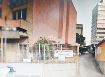 Terreno · 671m² · Estacionamento no bairro Petrópolis esquina com a Protasio Alves