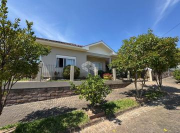 Casa · 145m² · 3 Quartos · 2 Vagas · Casa com 3 dormitórios na João Alves