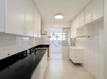 Apartamento de 4 quartos, São Paulo · Apartamento - Vila Madalena - 4 Dormitórios - 130m².