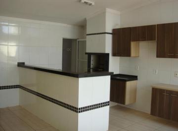 Casa · 182m² · 2 Quartos · 1 Vaga · - Casa em condomínio fechado, revestida em cerâmica, contendo 02 dormitórios, cozinha ampla planejad