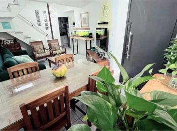 Casa · 123m² · 3 Quartos · 1 Vaga · Excelente Casa Triplex, 3 Quartos + Dependências, Terraço com churrasqueira, Pro