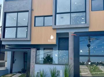 Casa · 126m² · 2 Quartos · 2 Vagas · Sobrado à venda no bairro Vila Verde - Caxias do Sul/RS