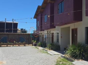 Comercial · 75m² · 2 Quartos · 1 Vaga · Condomínio Com 8 Sobrados á Venda na Praia do Rosa-Imbituba/SC