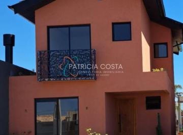 Casa · 100m² · 2 Quartos · 1 Vaga · Casa Recém Construída à Venda na Palhocinha-Garopaba/SC