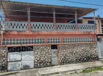 Casa de 3 quartos, Olinda · Vendesse ou troca casa duplex solta em Rio doce , próximo ao terminal integrado