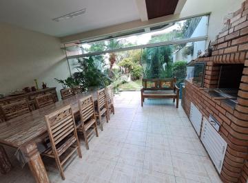 Casa · 283m² · 4 Quartos · 6 Vagas · Casa em Chácara Inglesa