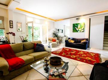 Casa · 750m² · 4 Quartos · 2 Vagas · Casa em Lagoa