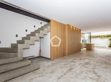 Casa · 180m² · 6 Quartos · 2 Vagas · Casa em Campo Belo