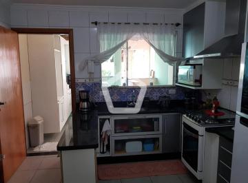 Casa · 200m² · 6 Quartos · 3 Vagas · Casa em Penha de França
