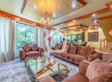 Casa · 440m² · 8 Quartos · 4 Vagas · Casa em Sumaré