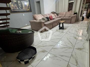 Casa · 200m² · 4 Quartos · 2 Vagas · Casa em Vila Campestre