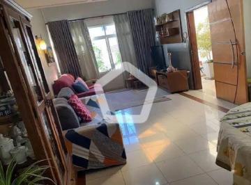 Casa · 215m² · 6 Quartos · 3 Vagas · Casa em Água Branca
