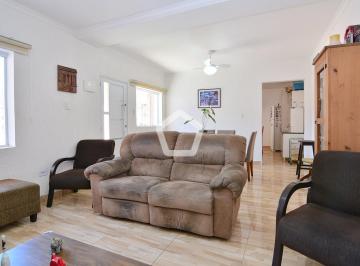 Casa · 228m² · 2 Quartos · 3 Vagas · Casa em Parque Peruche