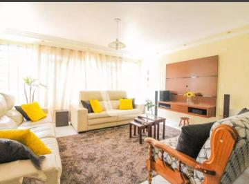 Casa · 220m² · 6 Quartos · 2 Vagas · Casa em Vila Mazzei