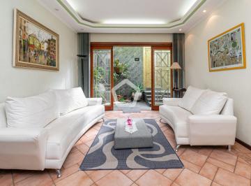 Casa · 250m² · 3 Quartos · 4 Vagas · Casa em Vila Lais