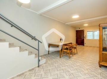 Casa · 186m² · 8 Quartos · 2 Vagas · Casa em Chácara Santo Antônio (Zona Sul)
