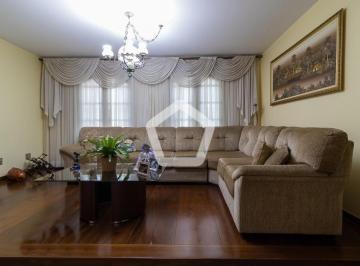 Casa · 240m² · 3 Quartos · 5 Vagas · Casa em Água Rasa