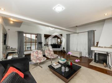 Casa · 400m² · 8 Quartos · 4 Vagas · Casa em Água Fria