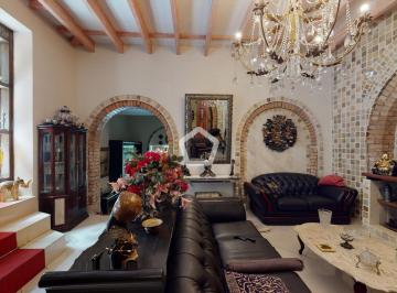 Casa · 430m² · 10 Quartos · 2 Vagas · Casa em Bela Vista