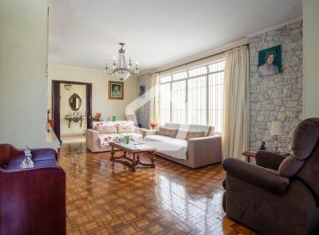 Casa · 230m² · 3 Quartos · 6 Vagas · Casa em Mirandópolis