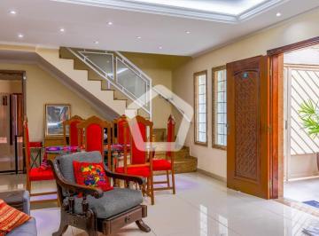 Casa · 295m² · 4 Quartos · 3 Vagas · Casa em Água Rasa