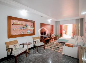 Casa · 220m² · 6 Quartos · 2 Vagas · Casa em Cambuci