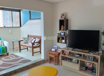 12 · Cobertura com 2 quartos podendo ser 3 dormitórios, duas vagas e elevadores no Menino Deus