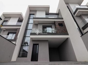 Casa · 155m² · 3 Quartos · 3 Vagas · Triplex  no Residencial Flor de Lis - 3 Suítes no Centro de  Pinhais