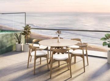Terraço da cobertura duplex com piscina privativa e vista para o mar (imagem ilustrativa) · Cobertura duplex de 450 m² à venda no Edifício Tirreno Residenziale