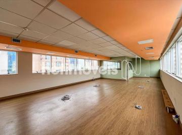 Comercial · 328m² · 10 Vagas · Andar corrido com 02 pisos.