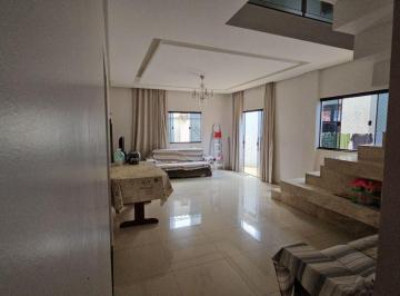 Casa de 6 quartos, Sobradinho · Quadra 01, Lote com 1 Sobrado, sendo 2 casas, 6 quartos, suíte, varanda, garagem, investidor