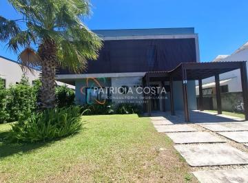 Casa · 180m² · 3 Quartos · 1 Vaga · Casa de Alto Padrão à Venda no Aqualina Lake Club – Campo Duna | Garopaba/SC