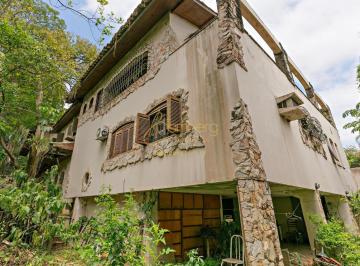 Casa · 1000m² · 9 Quartos · Imóvel amplo no Brooklin Velho: 9 quartos, piscina, lareiras e localização nobre.