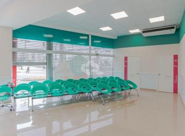 Loja no Passo da Areia (24) · Vende loja vitrine com 438 m² privativos na zona norte