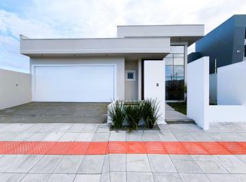 Casa · 152m² · 3 Quartos · 2 Vagas · Casa à venda no bairro Caverazinho em Araranguá/SC