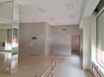 Comercial · 370m² · Salão na General Glicério esquina com a Silva Jardim.