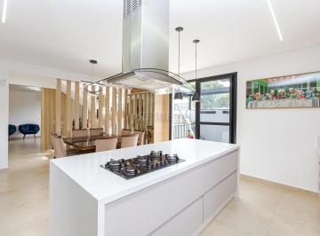 Casa · 259m² · 3 Quartos · 6 Vagas · Sobrado à venda, 259 m² por R$ 1.820.000,00 - Port