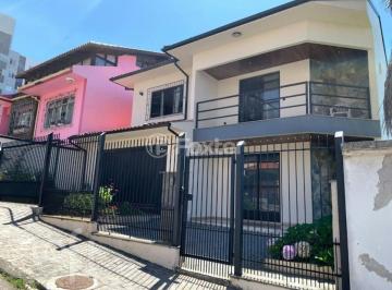 05988dc3 · Casa, 3 dormitórios, 253.2 m², em Barreiros