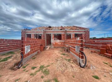 Casa · 38m² · 1 Quarto · 1 Vaga · Casa geminada com 1 dormitório no bairro Distrito Industrial