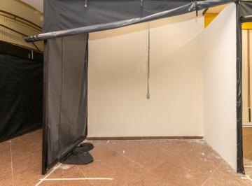 Comercial · 6m² · 1 Quarto · Loja em galeria na Rua Barão de Itapetininga, N. 221 - Loja 9 Térreo • 6 m²