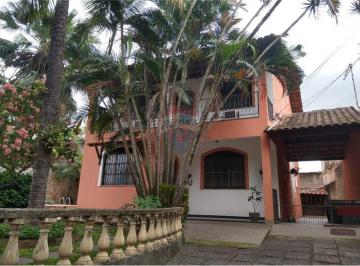 Casa · 159m² · 5 Quartos · 5 Vagas · "Casa dos Sonhos em Campo Grande: 5 Quartos e Piscina"