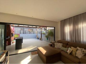Apartamento · 420m² · 3 Quartos · 1 Vaga · Casa Duplex para comprar nas Astúrias - Conforto e Elegância