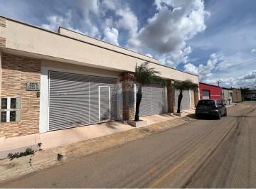 Casa · 510m² · 9 Quartos · 3 Vagas · Seu Próximo Grande Investimento ou o Lar Perfeito para 3 Famílias no DF está aqui!