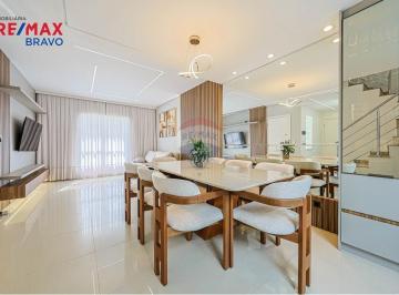 Casa · 142m² · 3 Quartos · 2 Vagas · Sobrado de 141m² no Neoville, com 5 quartos, sendo 1 suíte e 2 vagas de garagem
